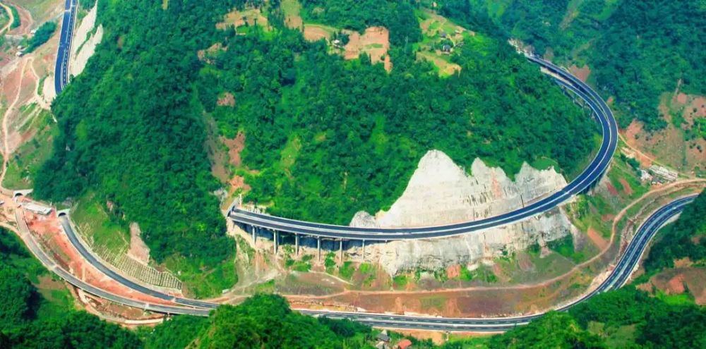 這條云南最美公路，適合自駕，現(xiàn)在還免費