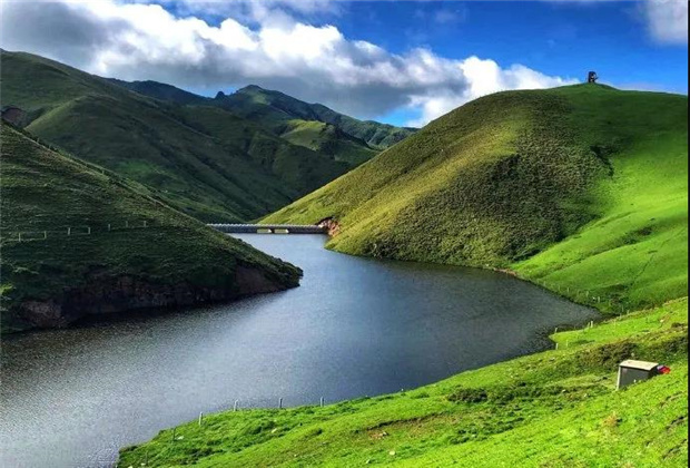 云南露營(yíng)場(chǎng)地：夏天的大海草山，已經(jīng)美成了天堂！