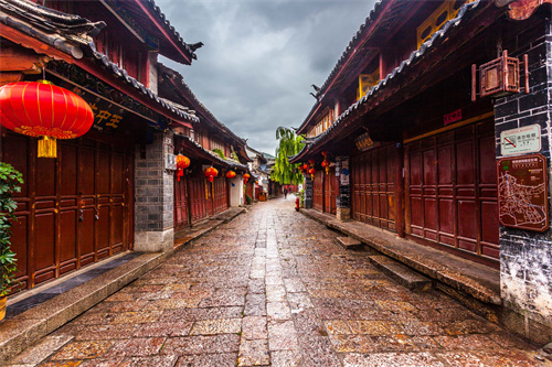 從麗江出發(fā)，沿著高速旅行，去看陽春三月最美的春天！