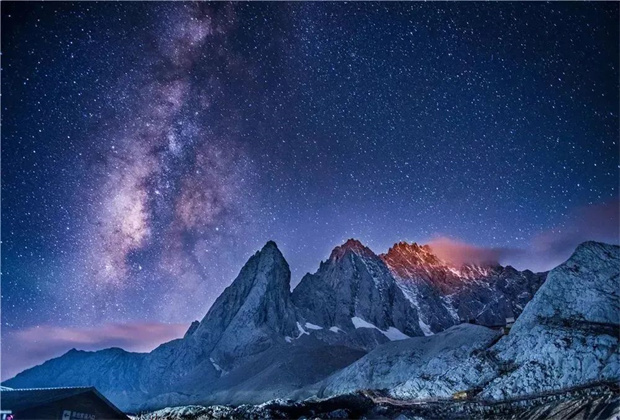 麗江旅行社 麗江旅游 麗江旅行社與你相約玉龍雪山，帶你體驗(yàn)觀星的浪漫夜晚。