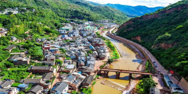 云南公司團隊活動策劃,云南公司策劃活動，楚雄旅行社:三分詩意七分秋，古鎮(zhèn)幽情韻自稠。這個秋天來楚雄逛古鎮(zhèn)吧！